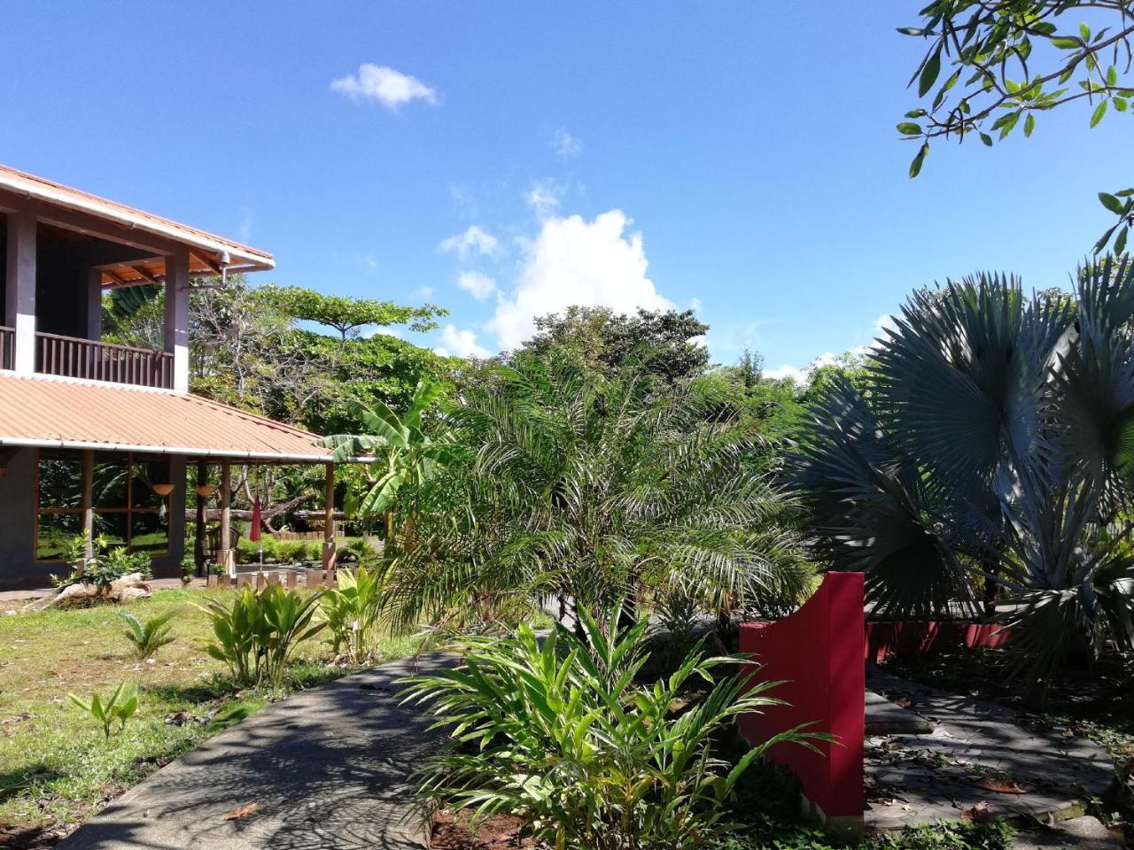 Punta Duarte Garden Inn Los Duarte Exterior photo
