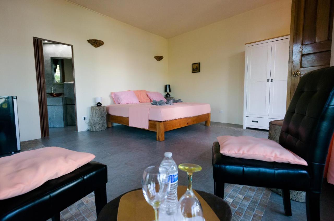 Punta Duarte Garden Inn Los Duarte Exterior photo